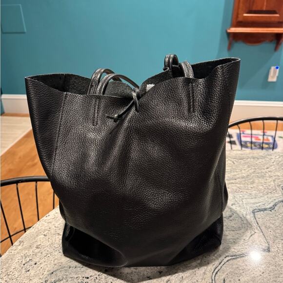 Black Leather Italian Tote Bag - Picture 1 of 7